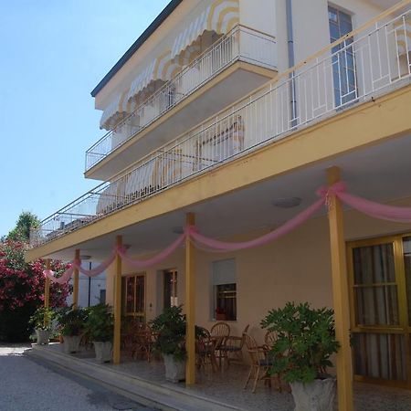 Hotel Perugini Marebello Exterior foto