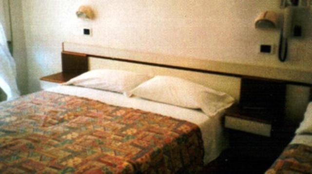 Hotel Perugini Marebello Habitación foto